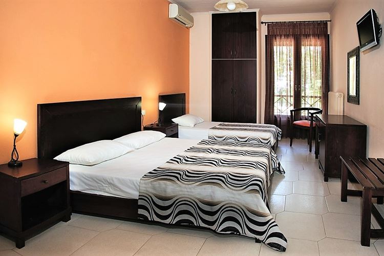 Hotel Nirvana, pokoj s možností přistýlky do 14 let, letovisko Kala Nera, Pelion, Řecko, KM TRAVEL