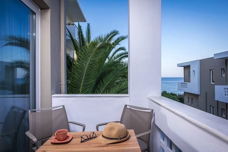 KM TRAVEL Řecko, Kréta, Bali Aparthotel Troulis ubytování deluxe s bočním výhledem na moře