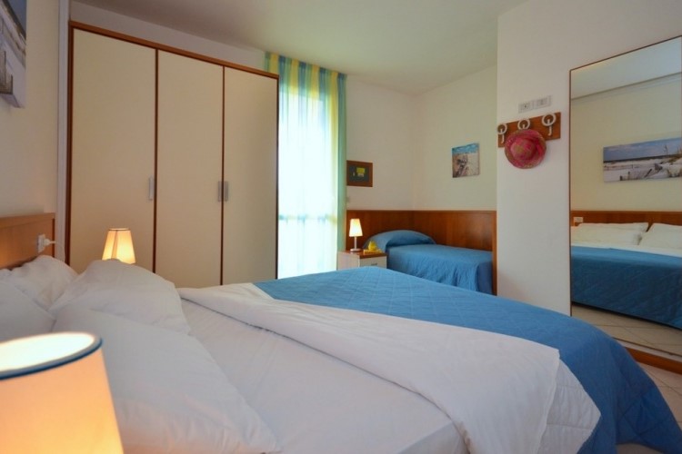 Bilo B-5 ložnice pro 3 osoby, Aparthotel Marco Polo Villagio, Bibione, Itálie, KM TRAVEL