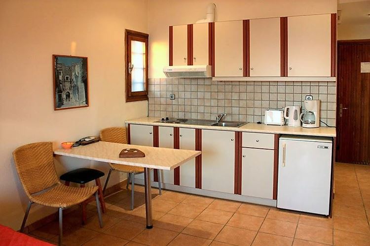 Kuchyňský kout, Apartmánový dům Kalifteri, letovisko Afissos, Pelion, Řecko, KM TRAVEL
