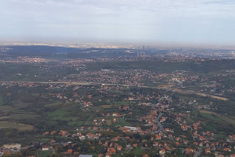 KM TRAVEL, výhled na Bělehrad z věže Avala