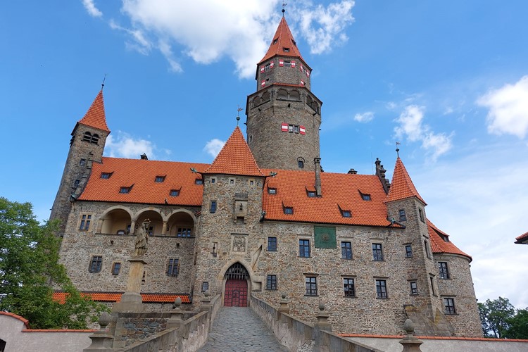 KM TRAVEL hrad Bouzov