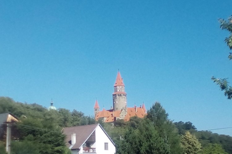 KM TRAVEL hrad Bouzov 