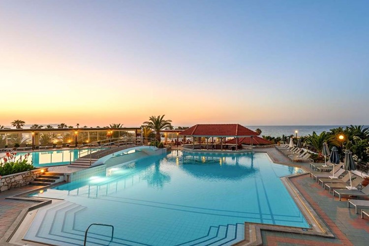 Annabelle Beach Resort hotel, bazén s pool barem, Anissaras, Kréta, Řecko