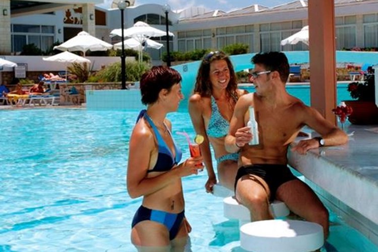 Annabelle Beach Resort hotel, pool bar, Anissaras, Kréta, Řecko