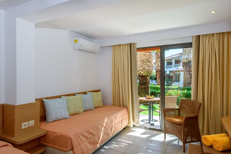 Annabelle Beach Resort, rodinný pokoj se čtyřmi lůžky a terasou, Anissaras, Kréta, Řecko
