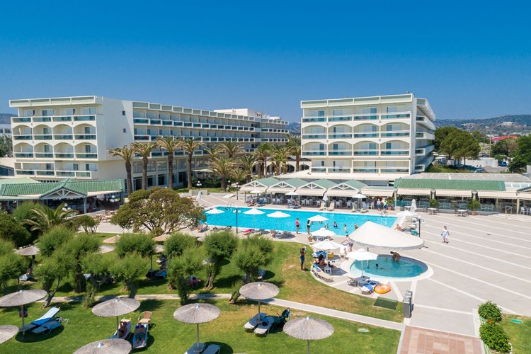 Areál hotelu Apollo Beach, Faliraki, Rhodos, Řecko, KM TRAVEL