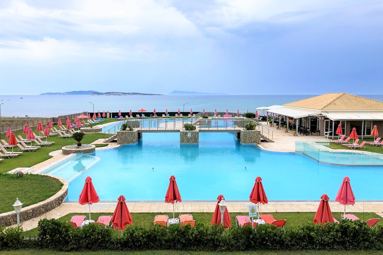 KM TRAVEL Ag.Stefanos hotel Athina bazén_