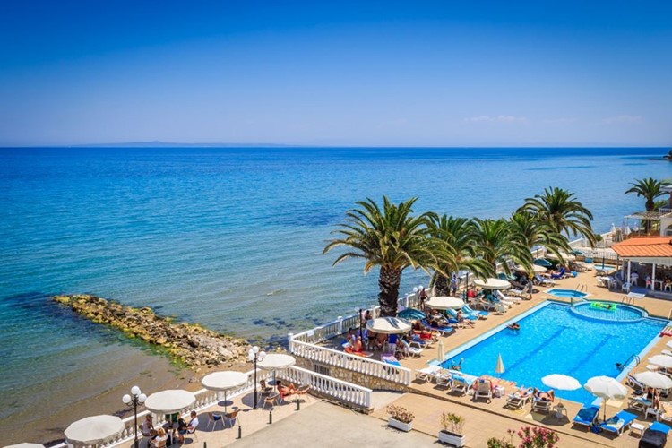 Hotel Chryssi Akti s bazénem v letovisku Argasi Zakynthos Řecko, KM TRAVEL