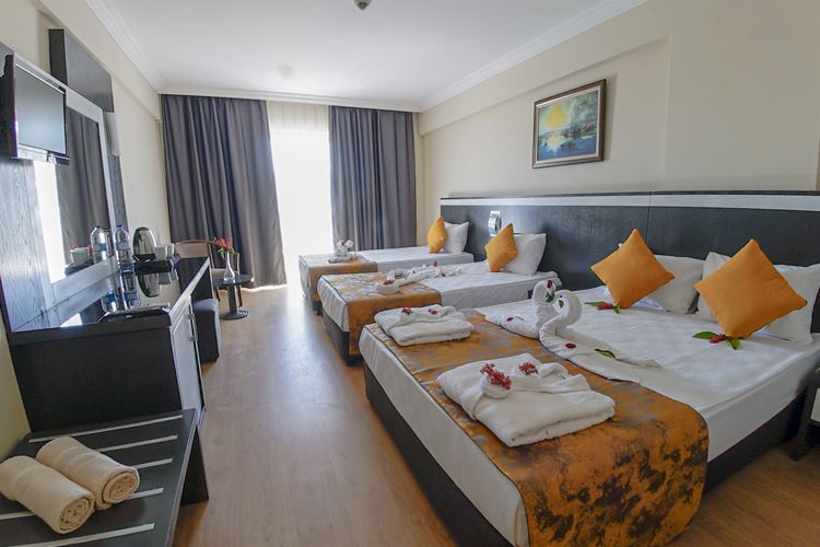 Pokoj pro 3-4 osoby, hotel CLOVER MAGIC SEAGATE, Belek, Turecká riviéra, KM TRAVEL