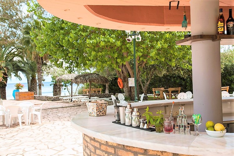 KM TRAVEL Ag. Ioannis Peristeron Corfu Senses Resort bar