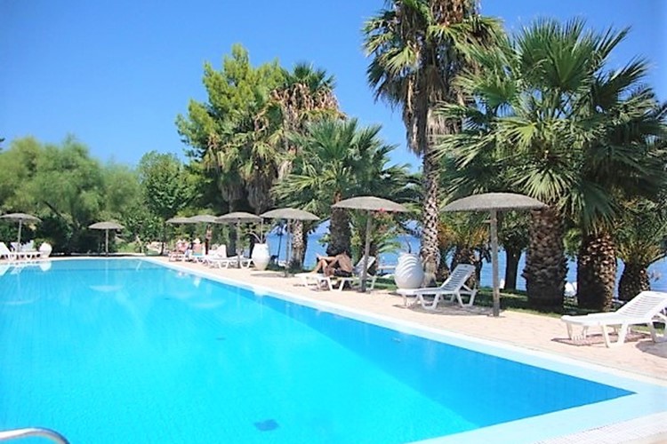 KM TRAVEL Ag. Ioannis Peristeron hotel Corfu Senses Resort_bazén