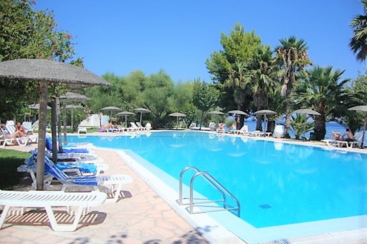 KM TRAVEL Ag. Ioannis Peristeron hotel Corfu Senses Resort bazén