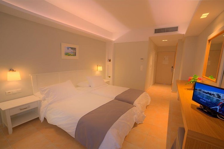 KM TRAVEL Dassia hotel Elea Beach_ dvoulůžkový pokoj