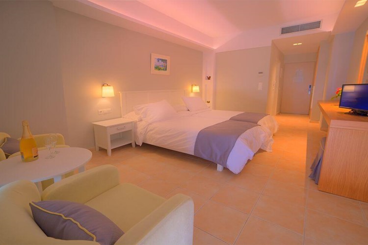 KM TRAVEL Dassia hotel Elea Beach P2+1