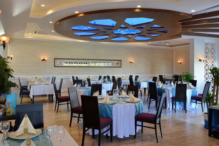 Emelda Beach Club hotelová restaurace, Kemer, Turecko, KM TRAVEL