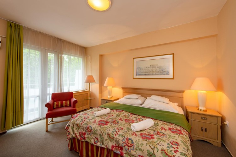 Dvoulůžkový pokoj hotelu Fit, pobyt v Maďarsku, termální jezero Hevíz, km travel