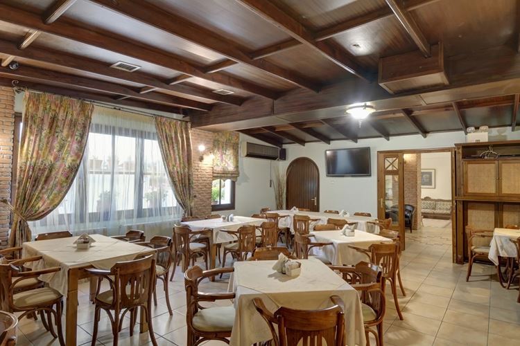 Restaurace v hotelu Katia, Afissos, Pelion, Řecko, KM TRAVEL