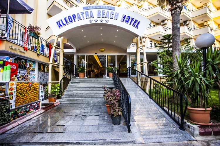 KM TRAVEL, Turecko, Alanya, vstup do hotelu Kleopatra Beach