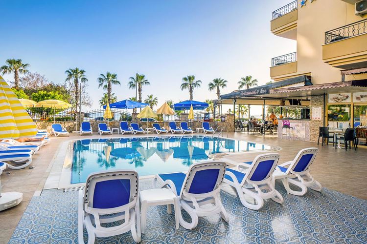 Bazén v hotelu Kleopatra Royal Palm, Alanya, Turecko, KM TRAVEL