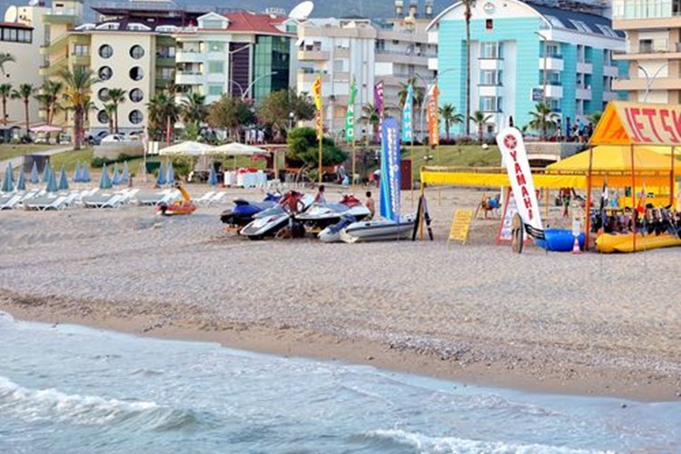Pláž u hotelu Mesut v Alanyi, Turecko, KM TRAVEL