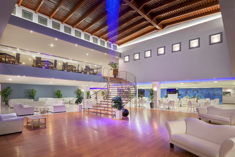 Hotel Oceanis, vstupní hala s posezením, Ixia, Rhodos, Řecko, KM TRAVEL