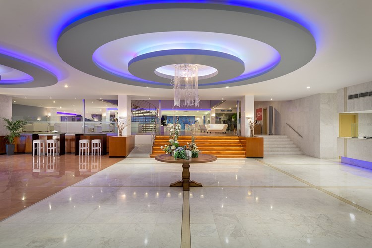 Hotel Oceanis, vstupní hala s recepcí, Ixia, Rhodos, Řecko, KM TRAVEL