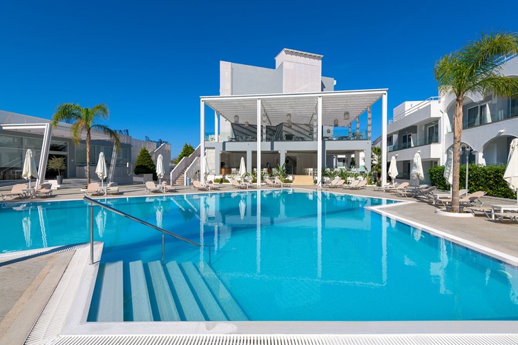 Hotel Oceanis Park, pohled na bazén, Ixia, Rhodos, Řecko, KM TRAVEL