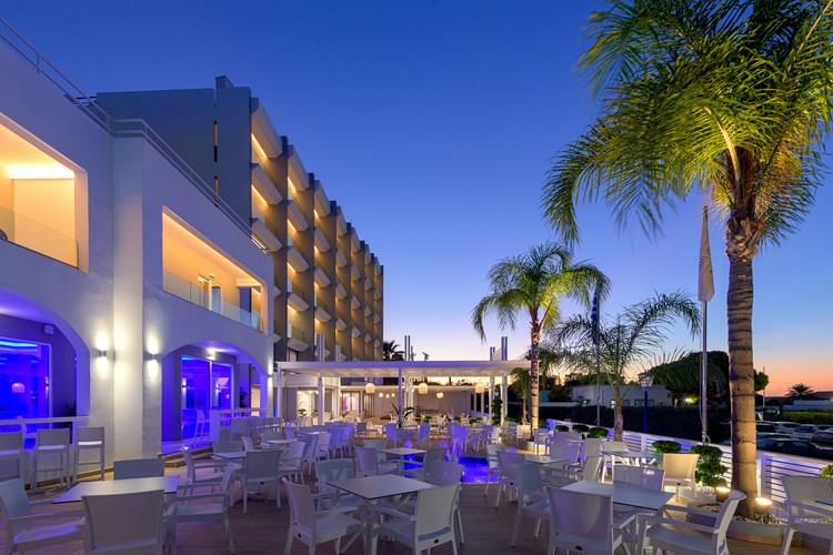 Hotel Oceanis Park, venkovní restaurace, Ixia, Rhodos, Řecko, KM TRAVEL