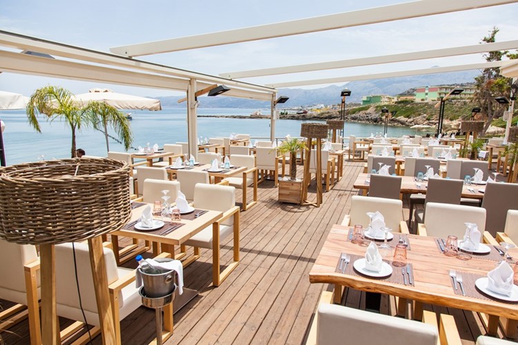 Venkovní restaurace hotelu Porto Greco Village, Hersonissos, Kréta, KM TRAVEL