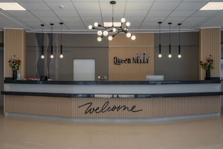 KM TRAVEL Hotel Queen Nelly 