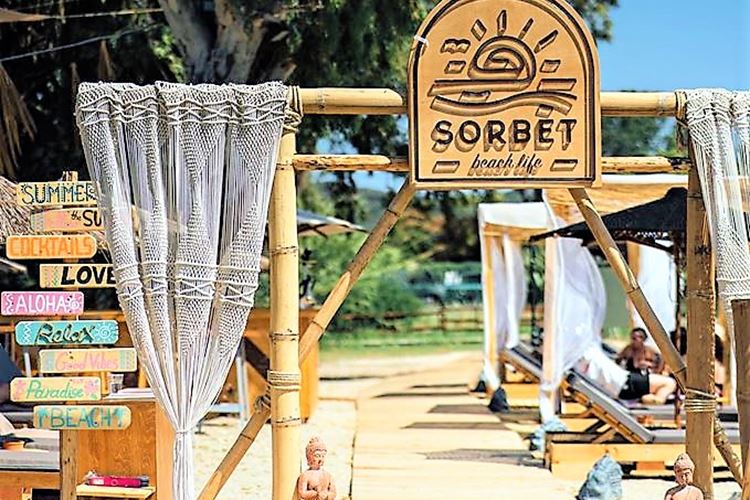 Sorbet Beach bar v letovisku Koropi, Pelion, Řecko, KM TRAVEL