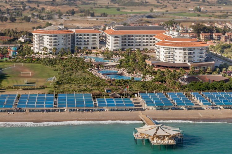 Hotel SEADEN SEA WORLD, pohled na hotel od pláže, Turecko, KM TRAVEL
