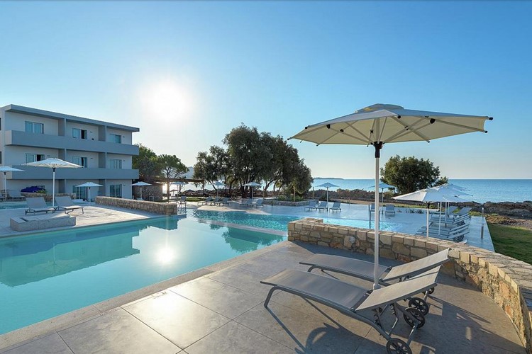 Hotel Sunrise má několik bazénů, Pefkos, Rhodos, Řecko, KM TRAVEL