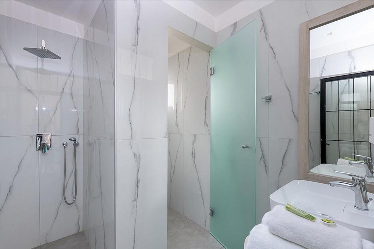 Koupelna pokoje superior, hotel Sunrise, Pefkos, Rhodos, Řecko, KM TRAVEL