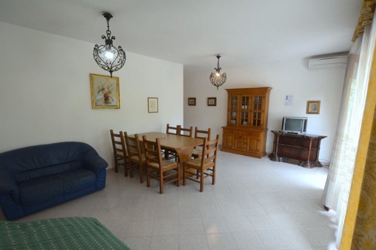 Rezidence Crepetta, obývací pokoj apartmánu typu trilo v přízemí, letovisko Lignano, Itálie, KM TRAVEL