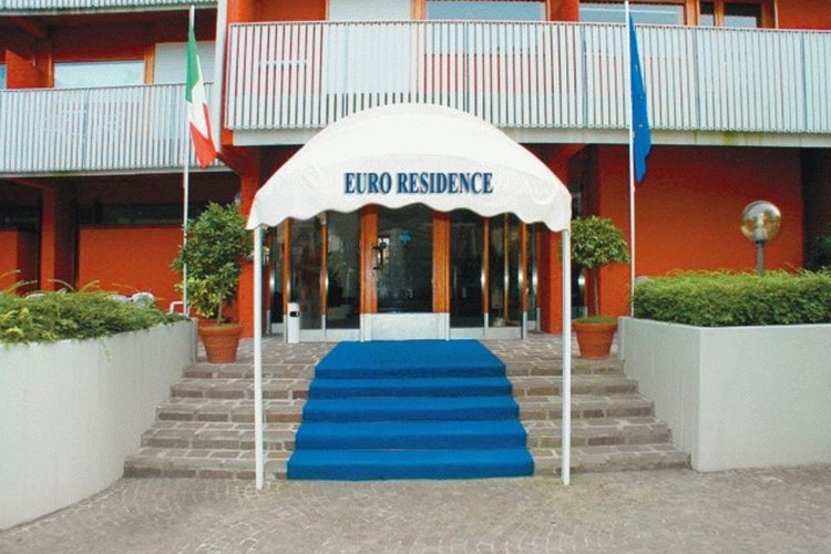 Euroresidence, vstup do rezidence, Lignano, Itálie, KM TRAVEL