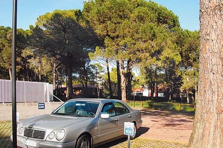 Vila Rubin, parkování, Lignano, Itálie, KM TRAVEL