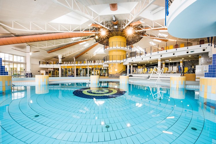 Vnitřní bazény, Maďarsko, autobusový zájezd KM TRAVEL