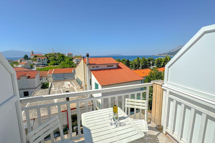KM TRAVEL Chorvatsko Gradac vila Vinka pokoj pro 2 osoby výhled z balkonu