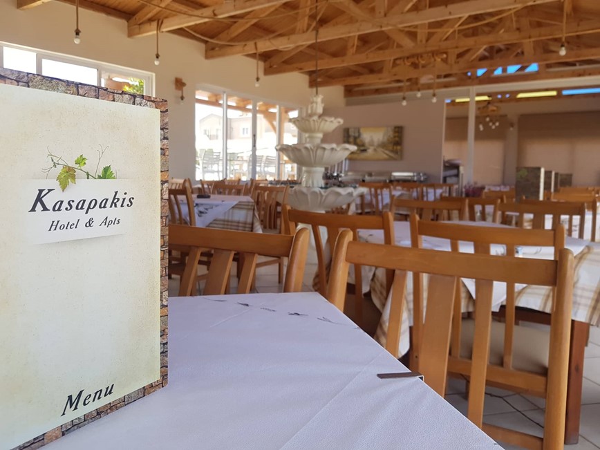 Restaurace aparthotelu Kasapakis, Analipsi, Kréta, Řecko, KM TRAVEL