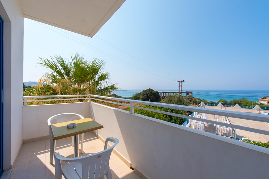 Balkon s výhledem na moře, Aparthotel Palm Bay, Rhodos, Řecko, KM TRAVEL