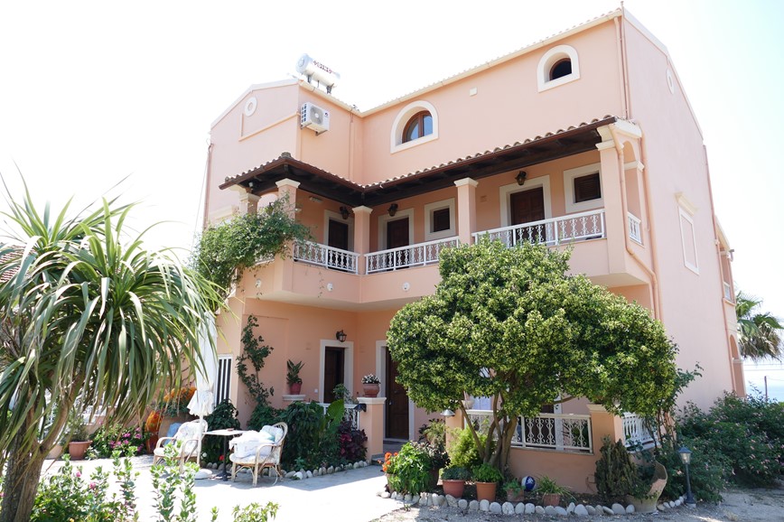 KM TRAVEL Řecko Korfu Agios Georgios apartmánový dům Romeo