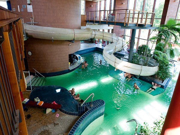 Jednodenní koupání Maďarsko, termální lázně Györ, vnitřní bazén, KM TRAVEL