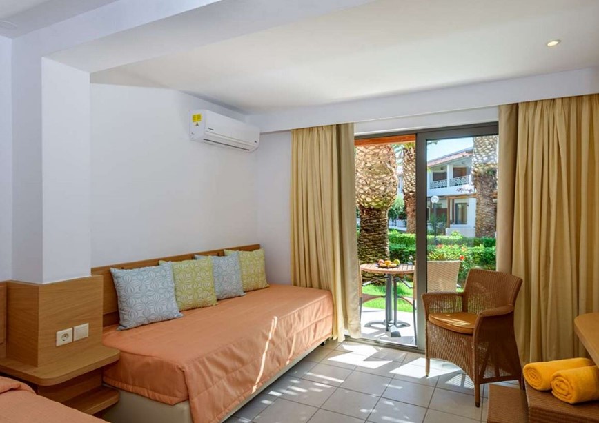 Annabelle Beach Resort, rodinný pokoj se čtyřmi lůžky a terasou, Anissaras, Kréta, Řecko
