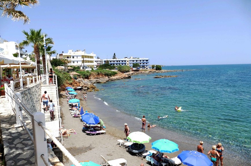 KM TRAVEL, Kréta, Hersonissos, městská písečná pláž u hotelu Central