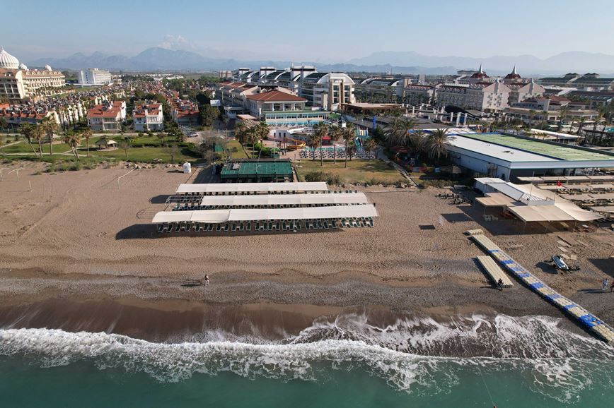 Pláž u hotelu CLOVER MAGIC SEAGATE, Belek, Turecká riviéra, KM TRAVEL