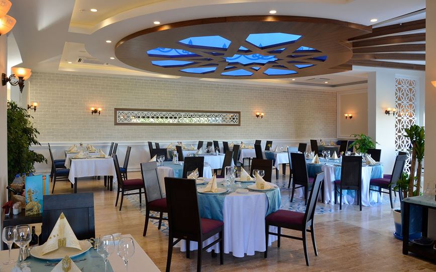 Emelda Beach Club hotelová restaurace, Kemer, Turecko, KM TRAVEL