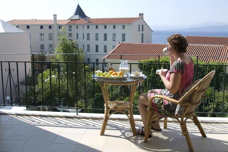 Hotel Kentrikon, letovisko Edipsos, ostrov Evia, Řecko, KM TRAVEL