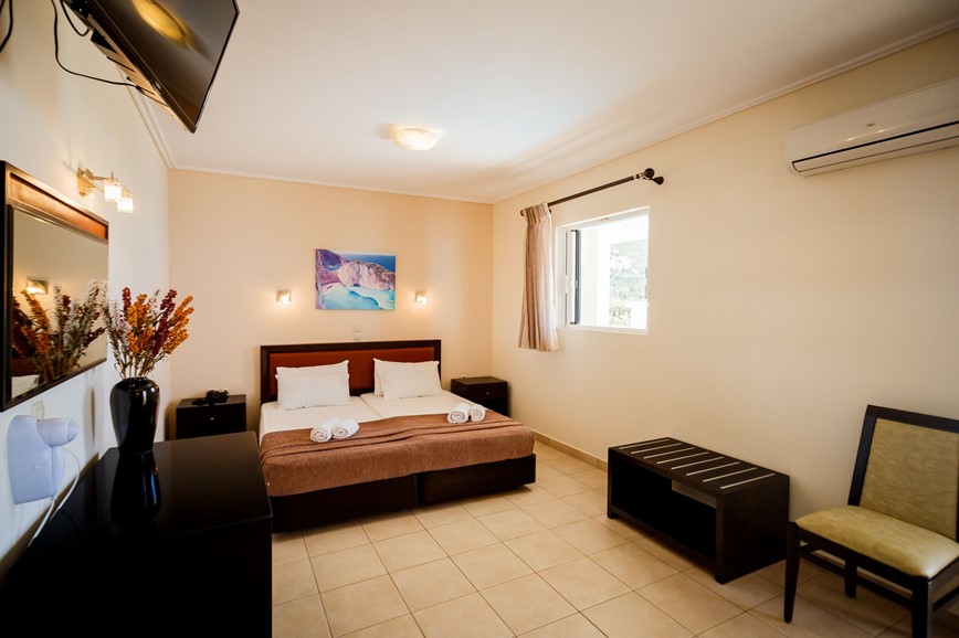 Pokoj pro 2 osoby bez balkonu, Hotel Konstantin Beach, Alykes, Zakynthos, Řecko, KM TRAVEL